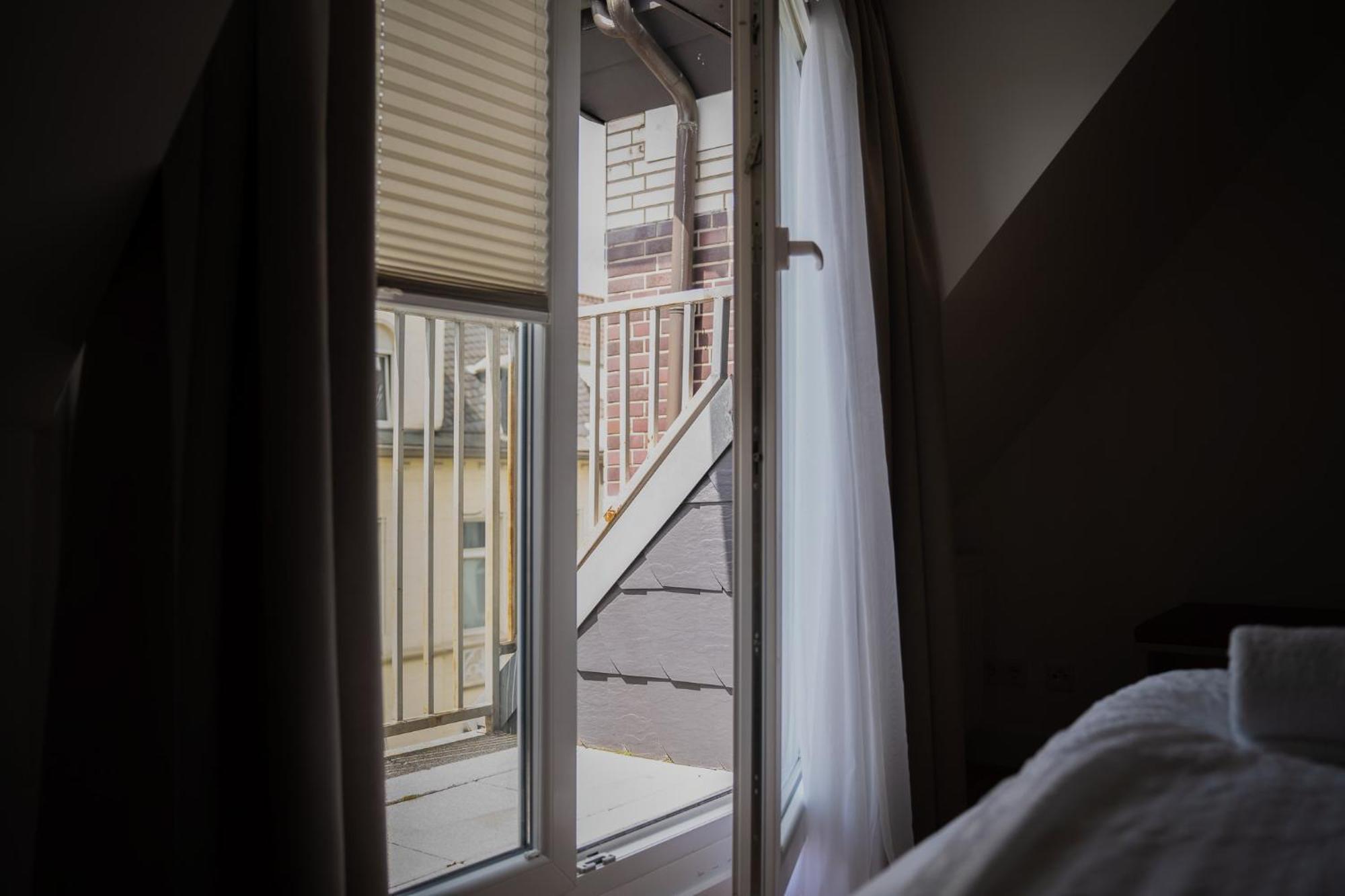 Junik Apartments Oberhausen Оберхаузен Экстерьер фото
